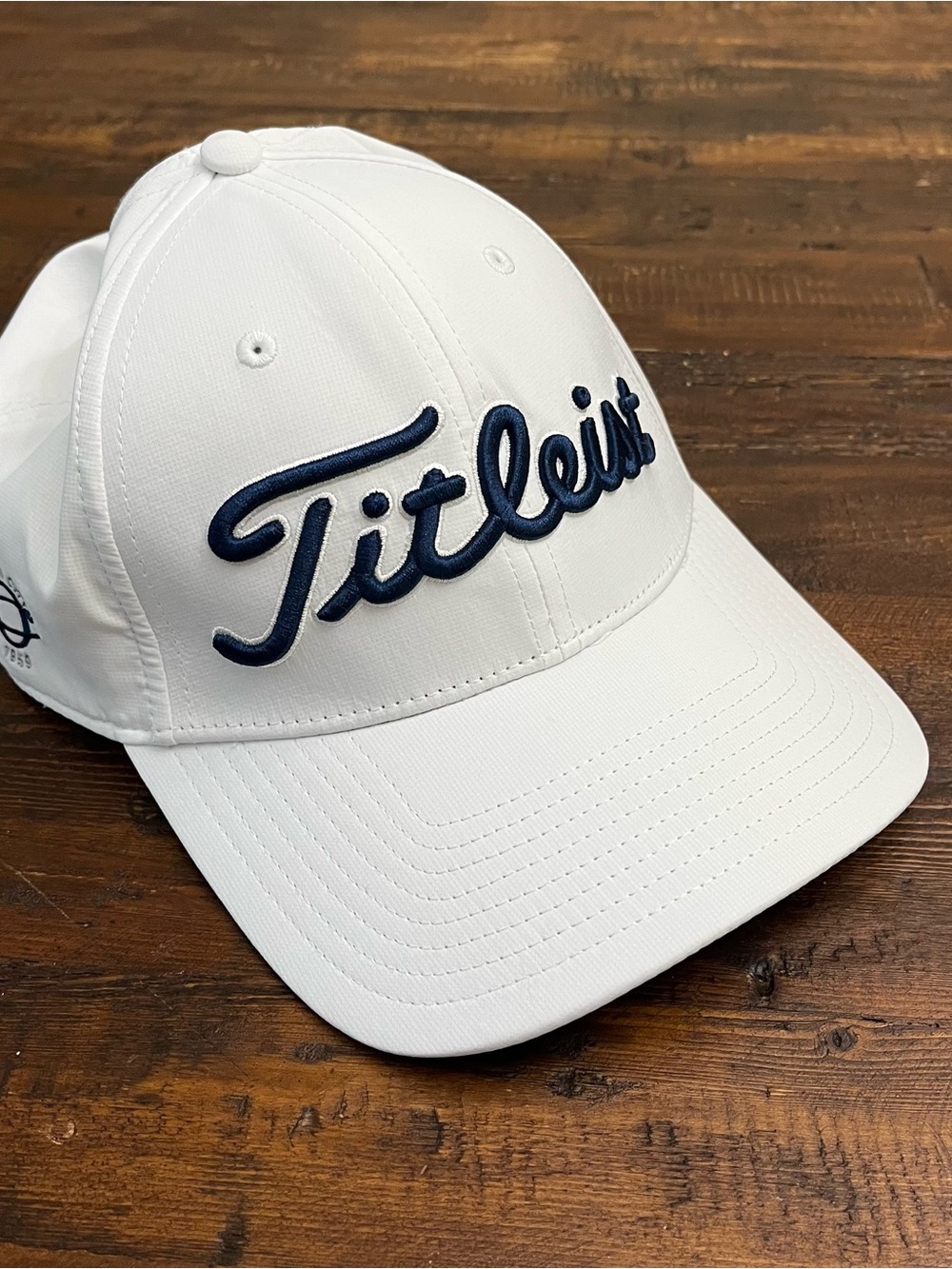 Titleist Golf Men’s White Baseball Cap with Navy Logo Ocean City Golf Club
